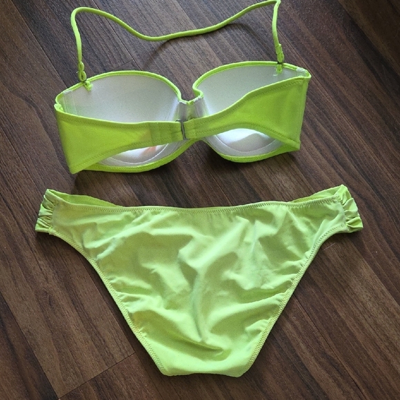 Victoria's Secret Bright Green Bandeau Bikini Matching Bottom Size M / 34C - Picture 3 of 5